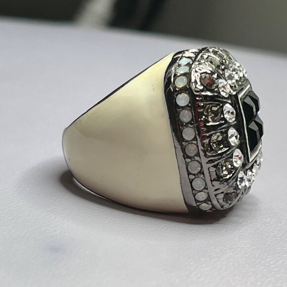 Vintage-Inspired Silver & Black Gemstone Statement Ring Clear Accents size 6.5 - Picture 3 of 7
